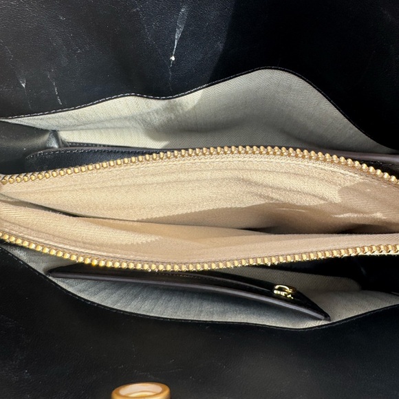 Tory Burch Lee Radziwill Croc-Embossed Leather Bag - Picture 10 of 15